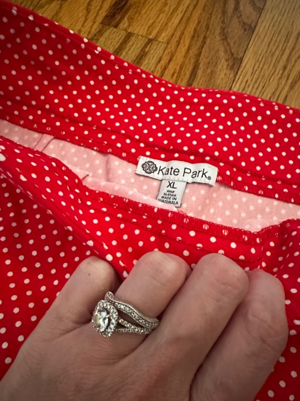 Red Polka Dot Women’s Shorts Pin Up Kate Park XL NWT - Picture 5 of 5